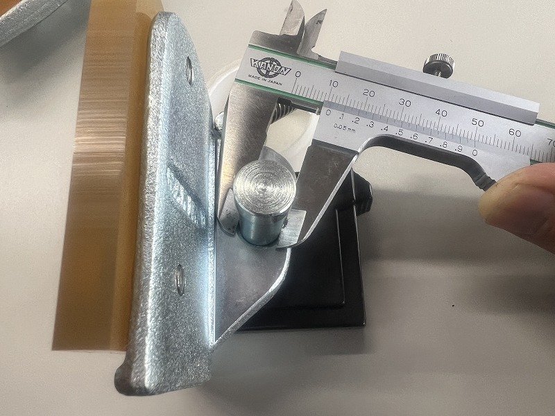 牧野鉄工所【激安】MAKINO マキノ 石材クランプ　600kg　0.6t 牧野式 クランプ SFタイプ 石材　墓石 吊り具 吊具 吊る はさむ つかむ 牧野鉄工所 | KAWATA｜津山｜石材工具・石材機械販売